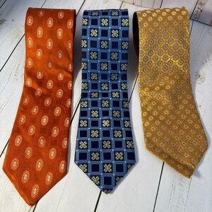 Ike Behar 100% Silk Necktie Oval-Geometric Pattern Blue~orange~gold New York USA